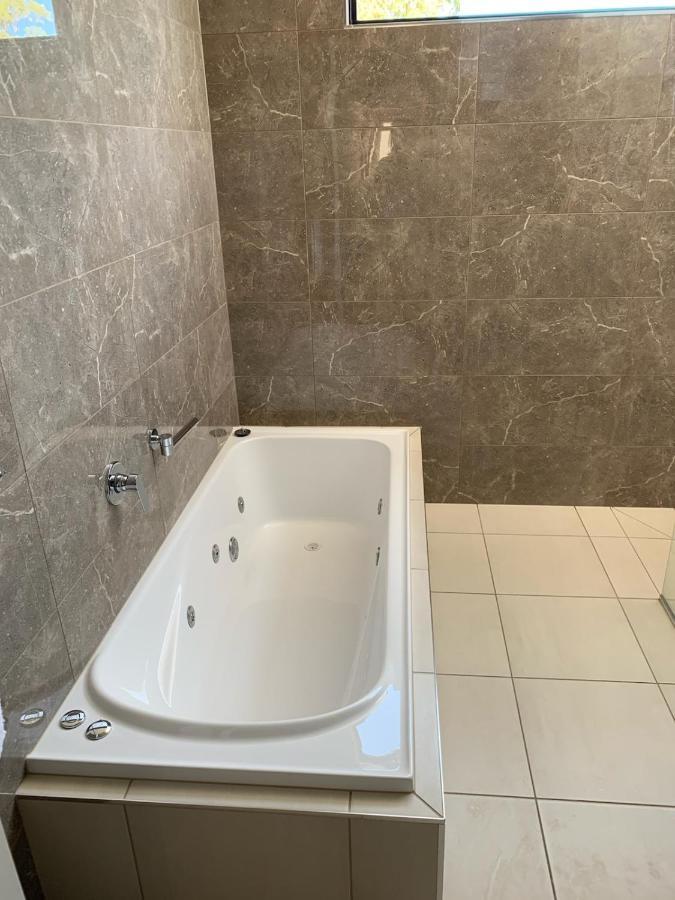 Captains Cove 1St Floor Spa Luxury Apartments - Free Netflix Paynesville Exteriér fotografie
